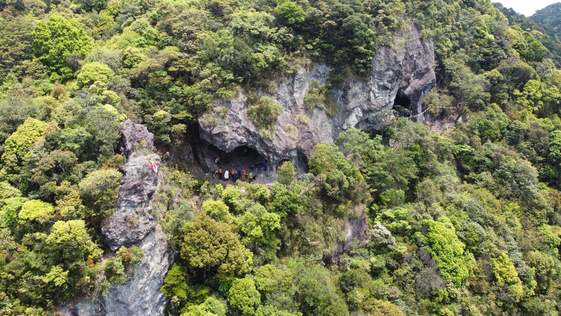 龙穿城实景